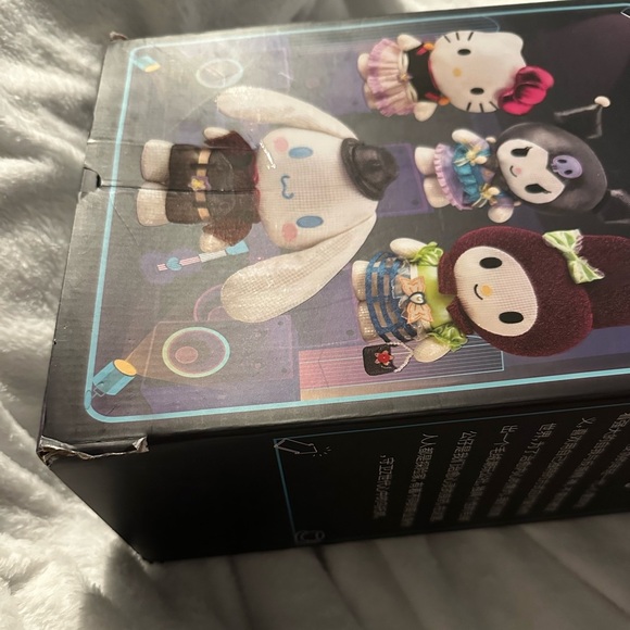 RESERVED Kuromi x Cyberpunk Collectors Edition Plush - Picture 6 of 6